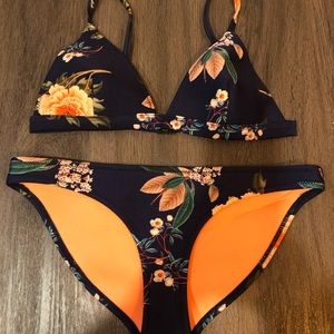 Triangl Bikini Set
